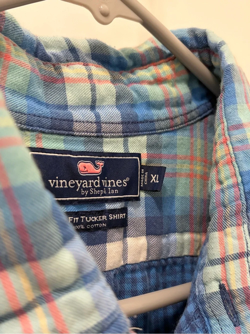 Vineyard Vines casual button